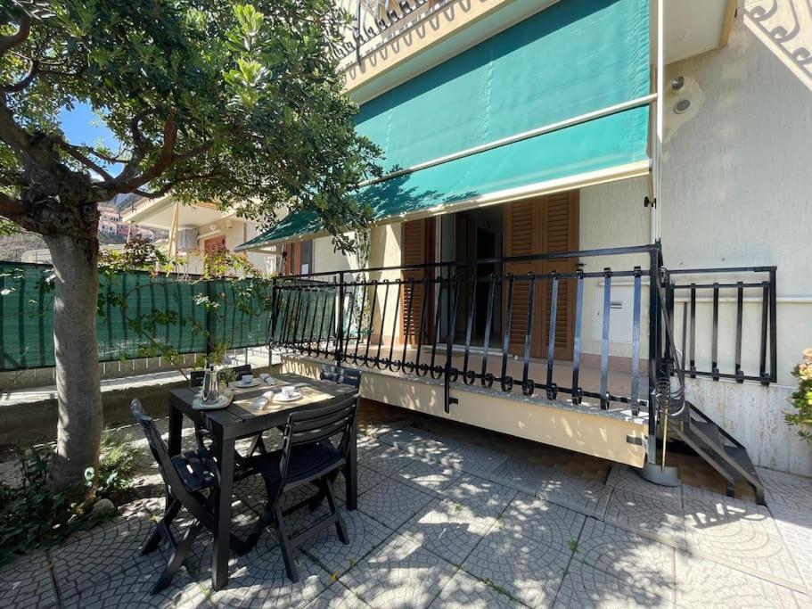 Free Parking Casa Con Giardino - Centro Mare A 5 Minuti Apartment Pietra Ligure Ngoại thất bức ảnh