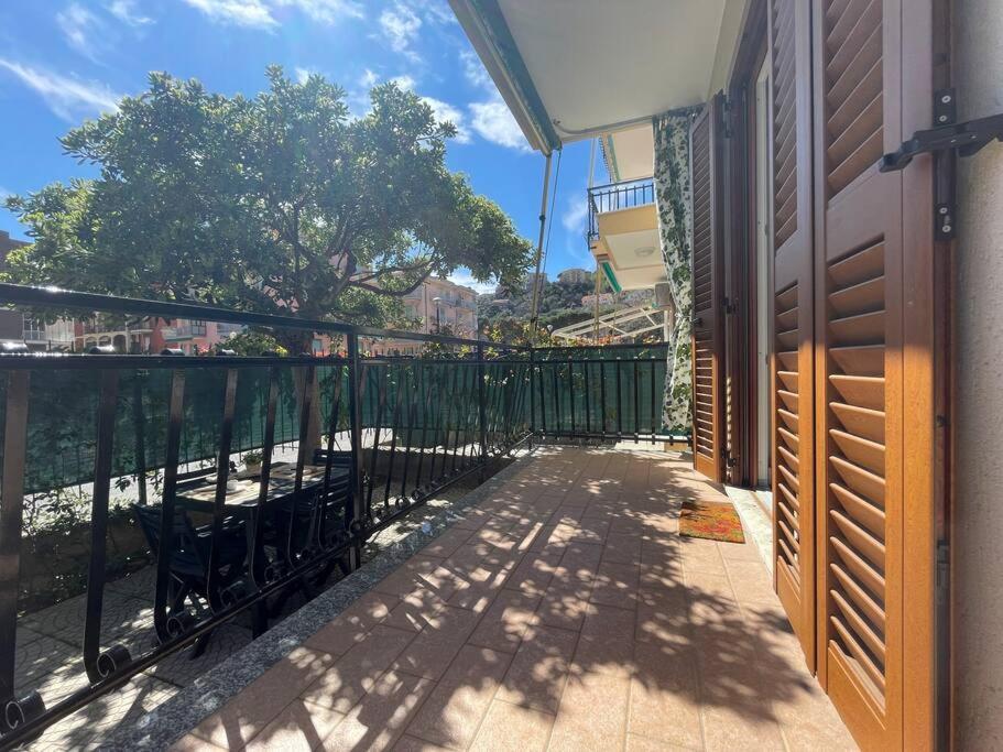 Free Parking Casa Con Giardino - Centro Mare A 5 Minuti Apartment Pietra Ligure Ngoại thất bức ảnh