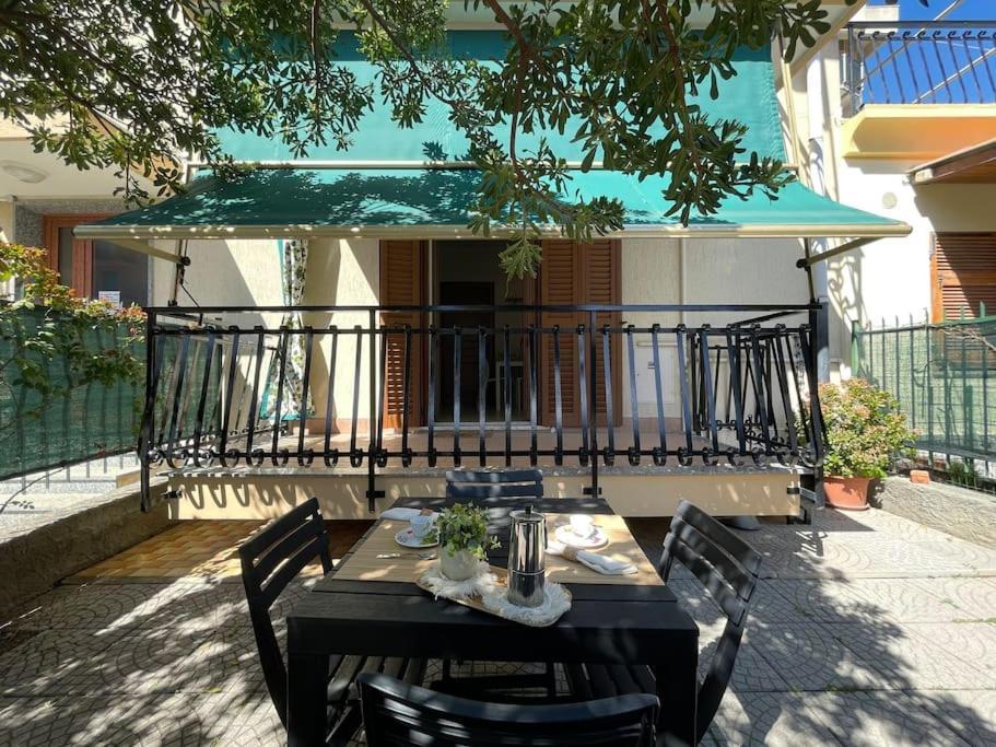 Free Parking Casa Con Giardino - Centro Mare A 5 Minuti Apartment Pietra Ligure Ngoại thất bức ảnh