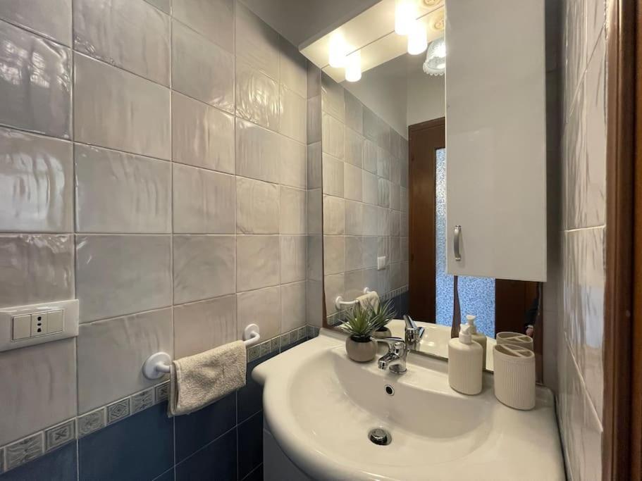 Free Parking Casa Con Giardino - Centro Mare A 5 Minuti Apartment Pietra Ligure Ngoại thất bức ảnh